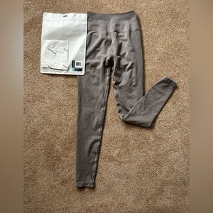 Alphalete amplify storm grey leggings!